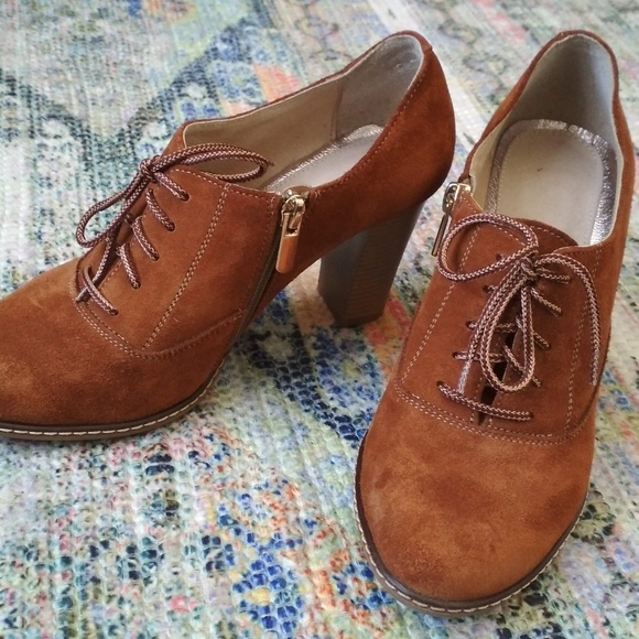 Shoes - suede shoes, leather lining size 7.5M VGUC